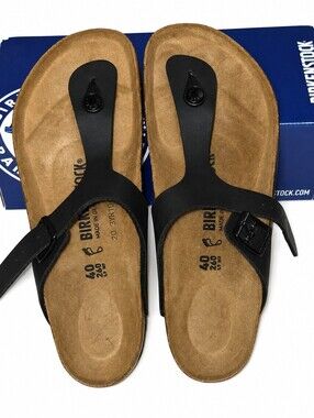 Birkenstock Gizeh Sandals in Black/Tan